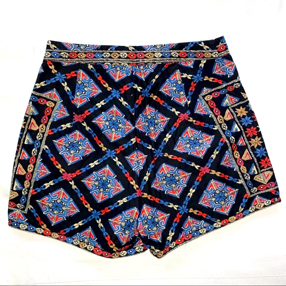 Embroidered High Rise Shorts - Picture 2 of 4